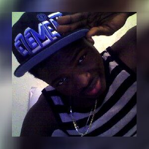 tosinhally, online dating profile photo