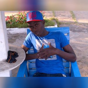 holluwadarmelaray, online dating profile photo