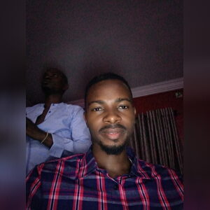 olahyemi, online dating profile photo