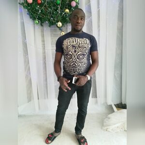 femiwale, online dating profile photo