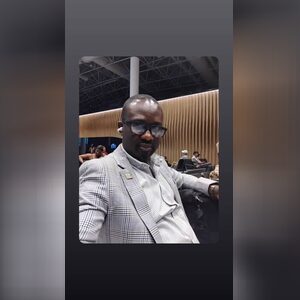 yemisiolab, online dating profile photo