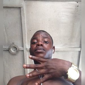 young_money903, online dating profile photo