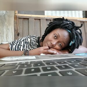 singledout, online dating profile photo