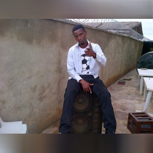 slashdj, online dating profile photo