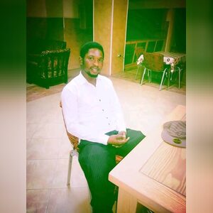 nihin, online dating profile photo