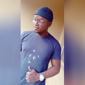 maayo, online dating profile photo
