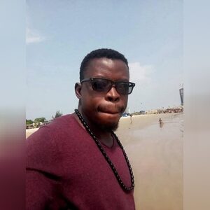 temi_, online dating profile photo