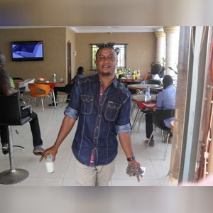 abbeyajibola, online dating profile photo