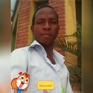 yomny_gb, online dating profile photo