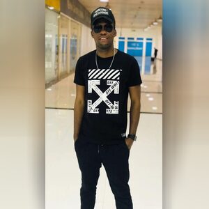 akinyebo, online dating profile photo