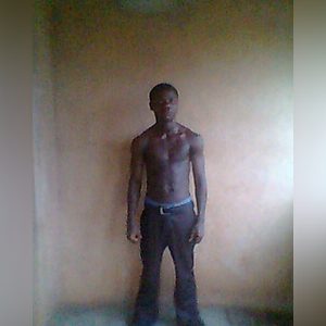 akugbesu, online dating profile photo