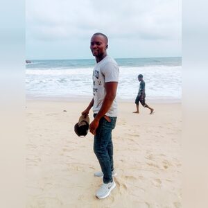 olumike, online dating profile photo