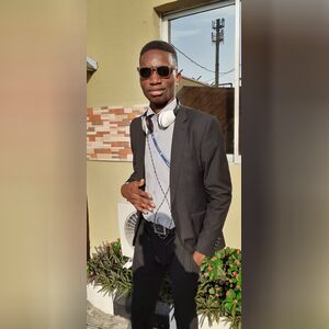 unique_ub, online dating profile photo