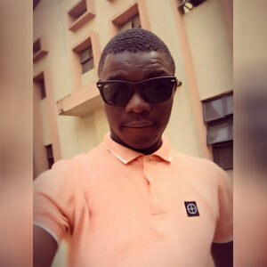 eviestoby, online dating profile photo