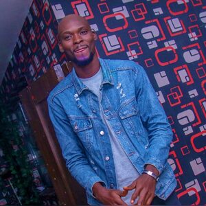 iamabiola, online dating profile photo