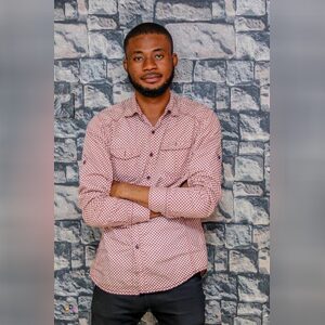 isaacayo, online dating profile photo