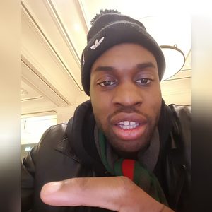 omichel, online dating profile photo