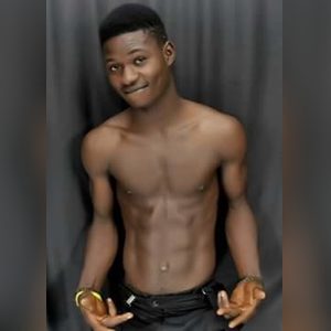 tosinbab, online dating profile photo
