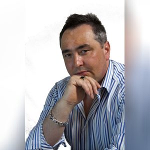 mark, online dating profile photo