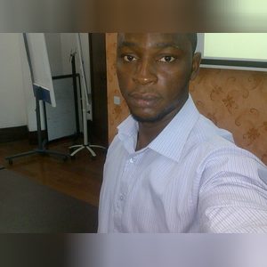 goke, online dating profile photo