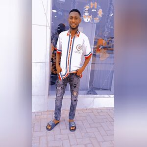 ayomikun25, online dating profile photo