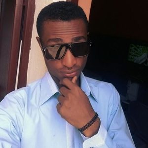 happilyr, online dating profile photo