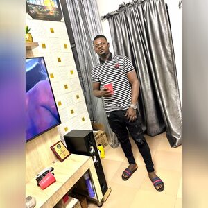 sezey_baddest, online dating profile photo