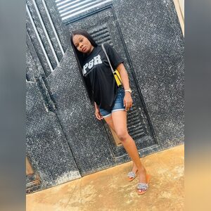 sophisticated, online dating profile photo