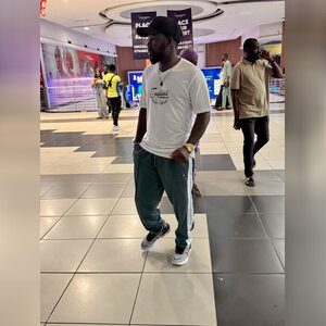 eruangao, online dating profile photo