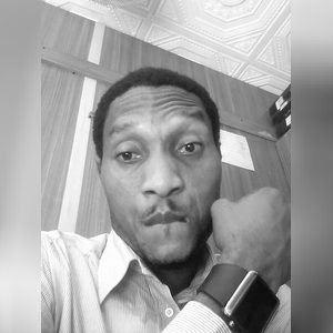 adewowen, online dating profile photo