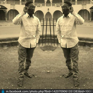 olaayeni, online dating profile photo