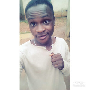 adeyemojr, online dating profile photo
