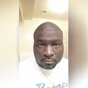 avidleader, online dating profile photo