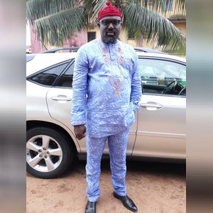 uchief, online dating profile photo