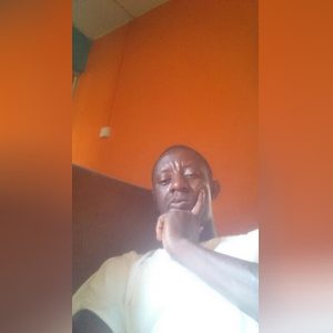 saliu323, online dating profile photo