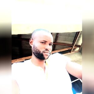 adebayor04, online dating profile photo