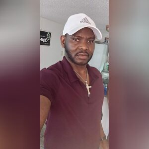 biyisaka, online dating profile photo