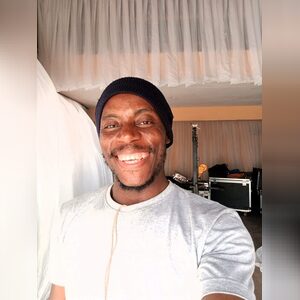 shindu, online dating profile photo