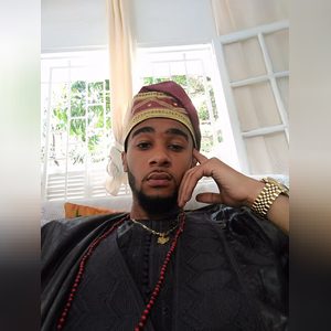 akanni93, online dating profile photo