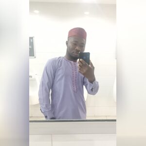 daramolade, online dating profile photo