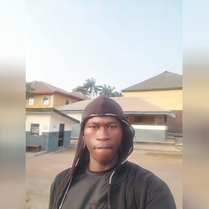 mezie, online dating profile photo