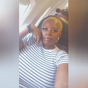 chichi., online dating profile photo