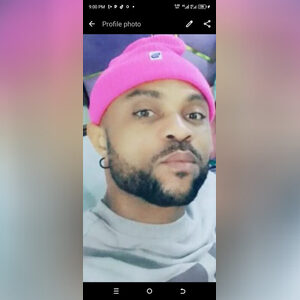 heskey10, online dating profile photo