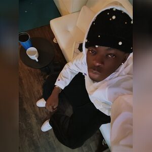 iamdairo, online dating profile photo