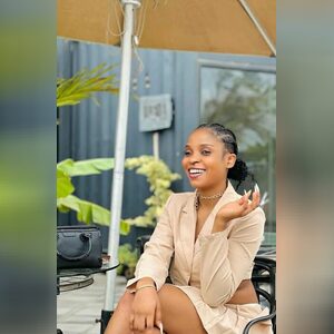 oladunni.e, online dating profile photo