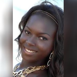 beautyyemi, online dating profile photo