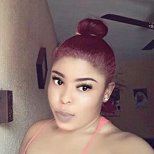 olyausti, online dating profile photo