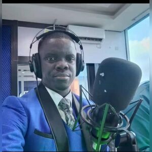 tee_51, online dating profile photo