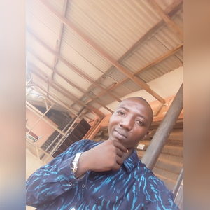 iayoade, online dating profile photo