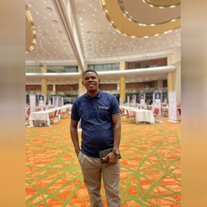 drake, online dating profile photo